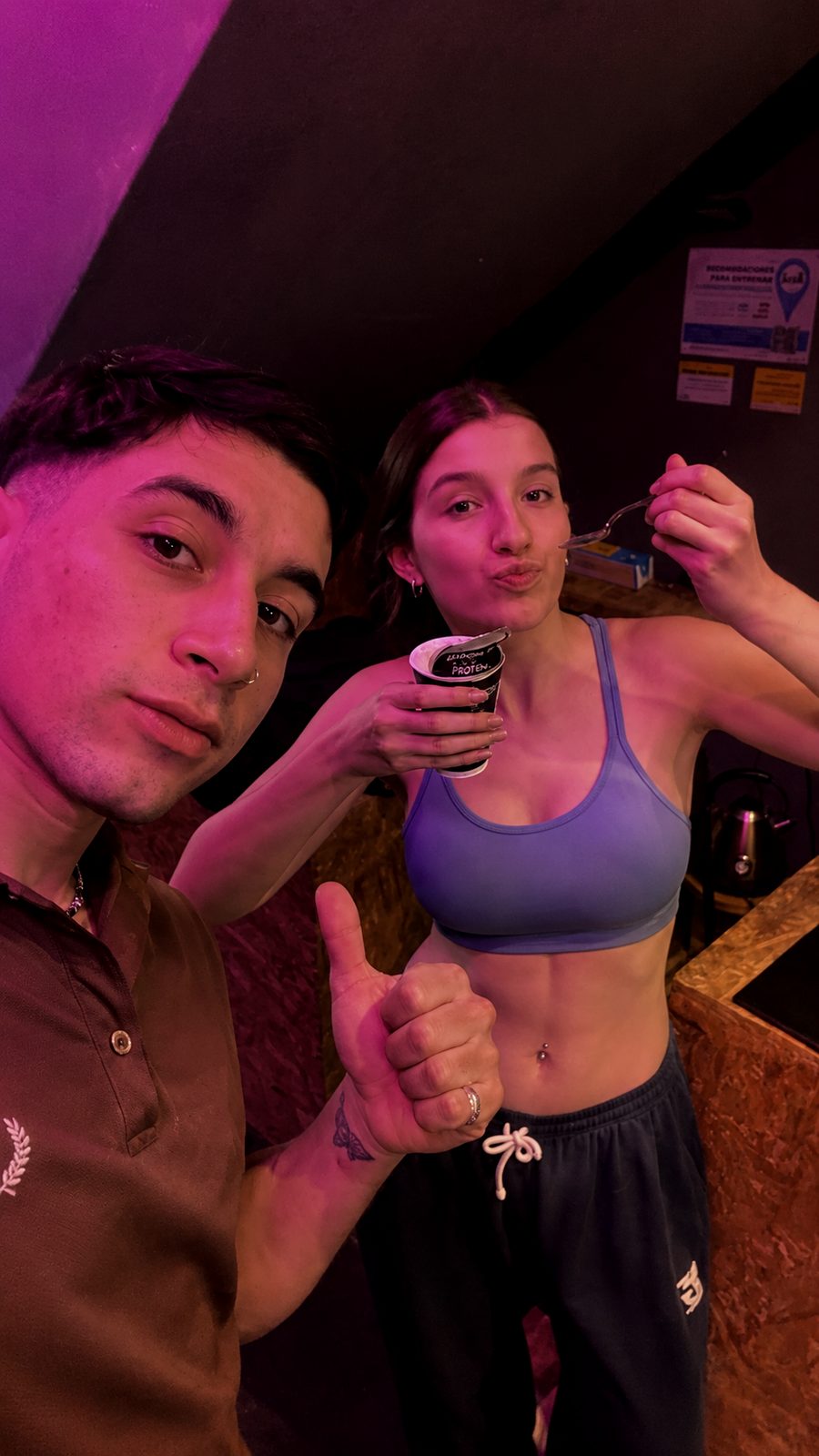 Matías con una alumna